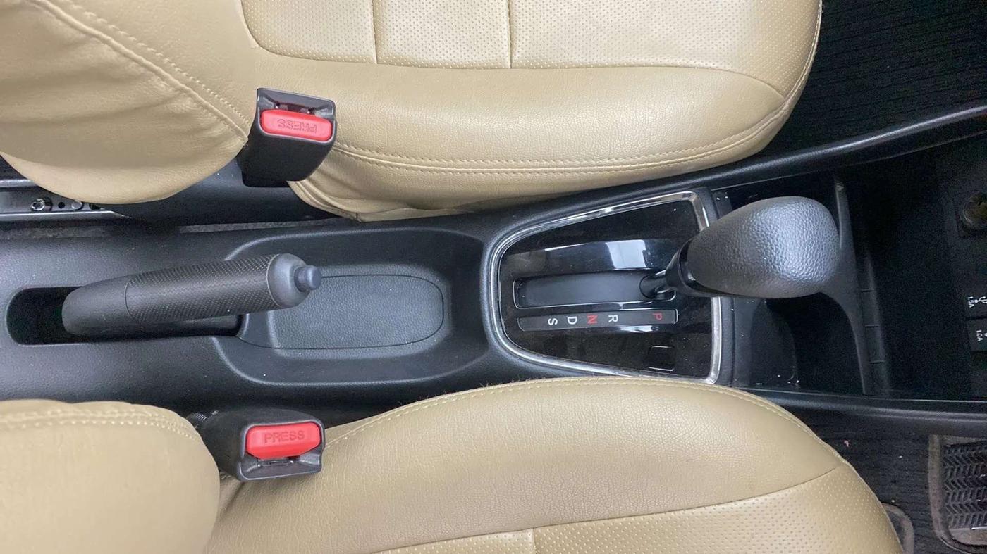 2019 Honda Amaze 1.2L I-VTEC VX CVT, Petrol, Automatic, 38,084 km, Gear Lever