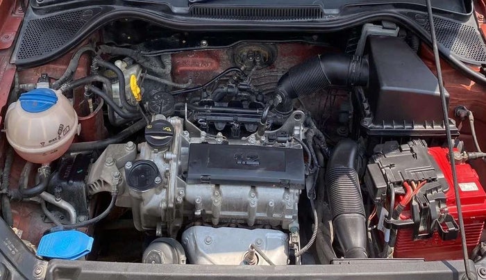 2016 Volkswagen Polo HIGHLINE1.2L, Petrol, Manual, 74,169 km, Open Bonet