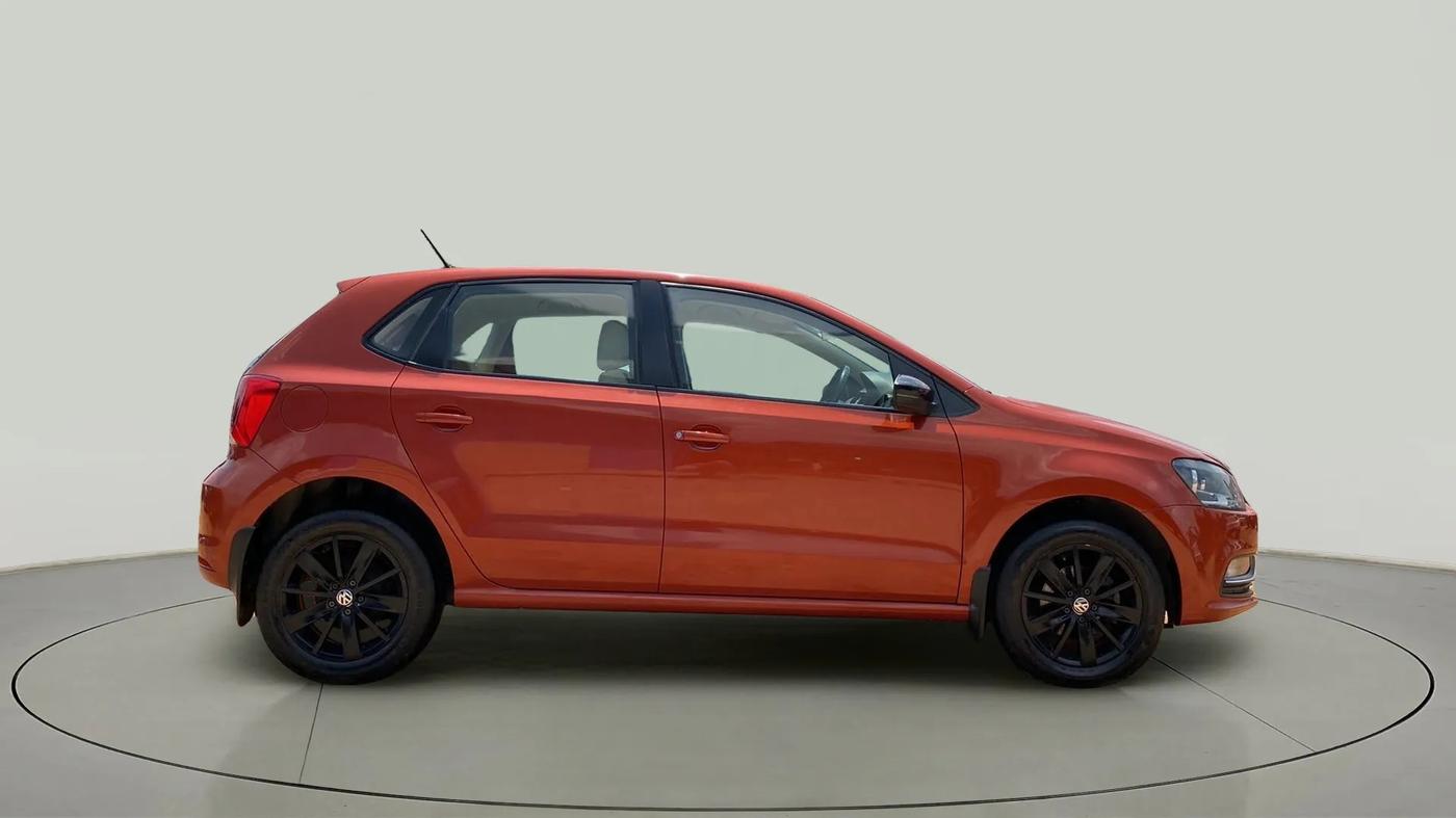 2016 Volkswagen Polo HIGHLINE1.2L, Petrol, Manual, 74,169 km, Right Side View