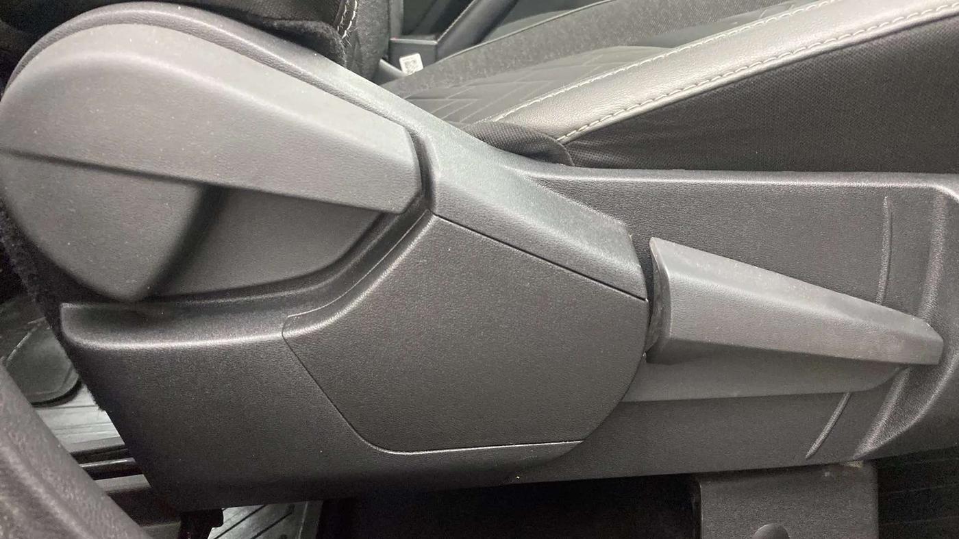 2022 Nissan MAGNITE XV PREMIUM TURBO CVT, Petrol, Automatic, 18,393 km, Driver Side Adjustment Panel