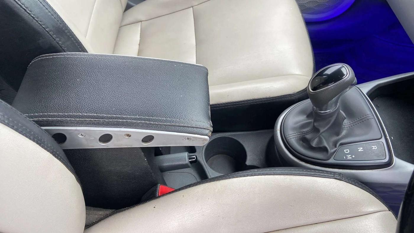 2020 Hyundai GRAND I10 NIOS SPORTZ AMT 1.2 KAPPA VTVT, Petrol, Automatic, 52,758 km, Gear Lever