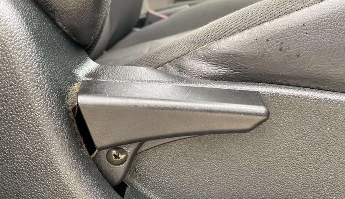 2018 Tata Tiago XT PETROL, Petrol, Manual, 35,497 km, Driver Side Adjustment Panel