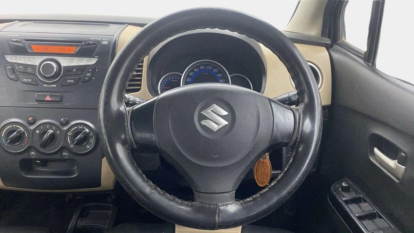 2018 Maruti Wagon R 1.0 VXI, Petrol, Manual, 68,639 km, Steering Wheel Close Up