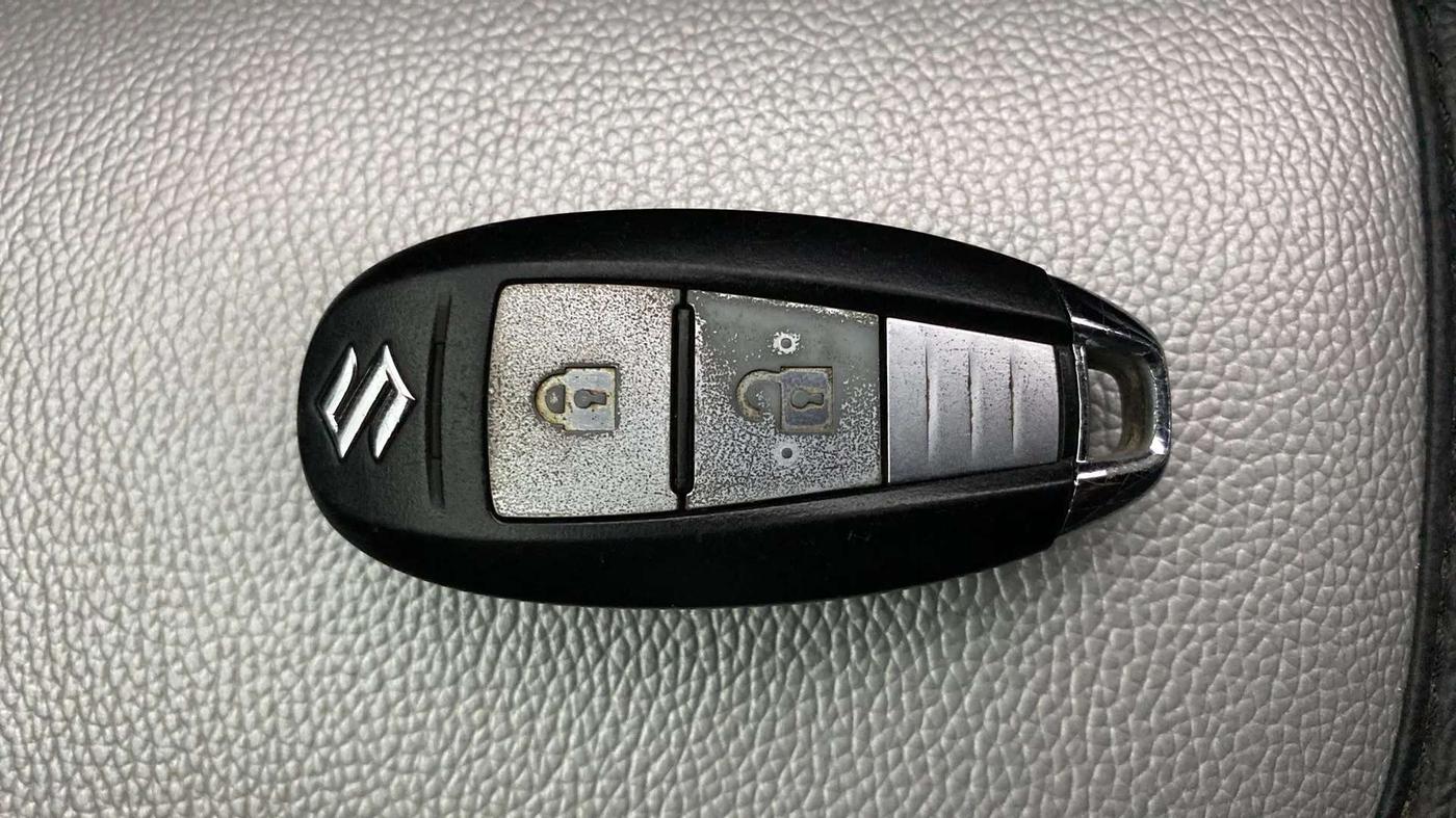 2017 Maruti Baleno ALPHA PETROL 1.2, Petrol, Manual, 68,435 km, Key Close Up