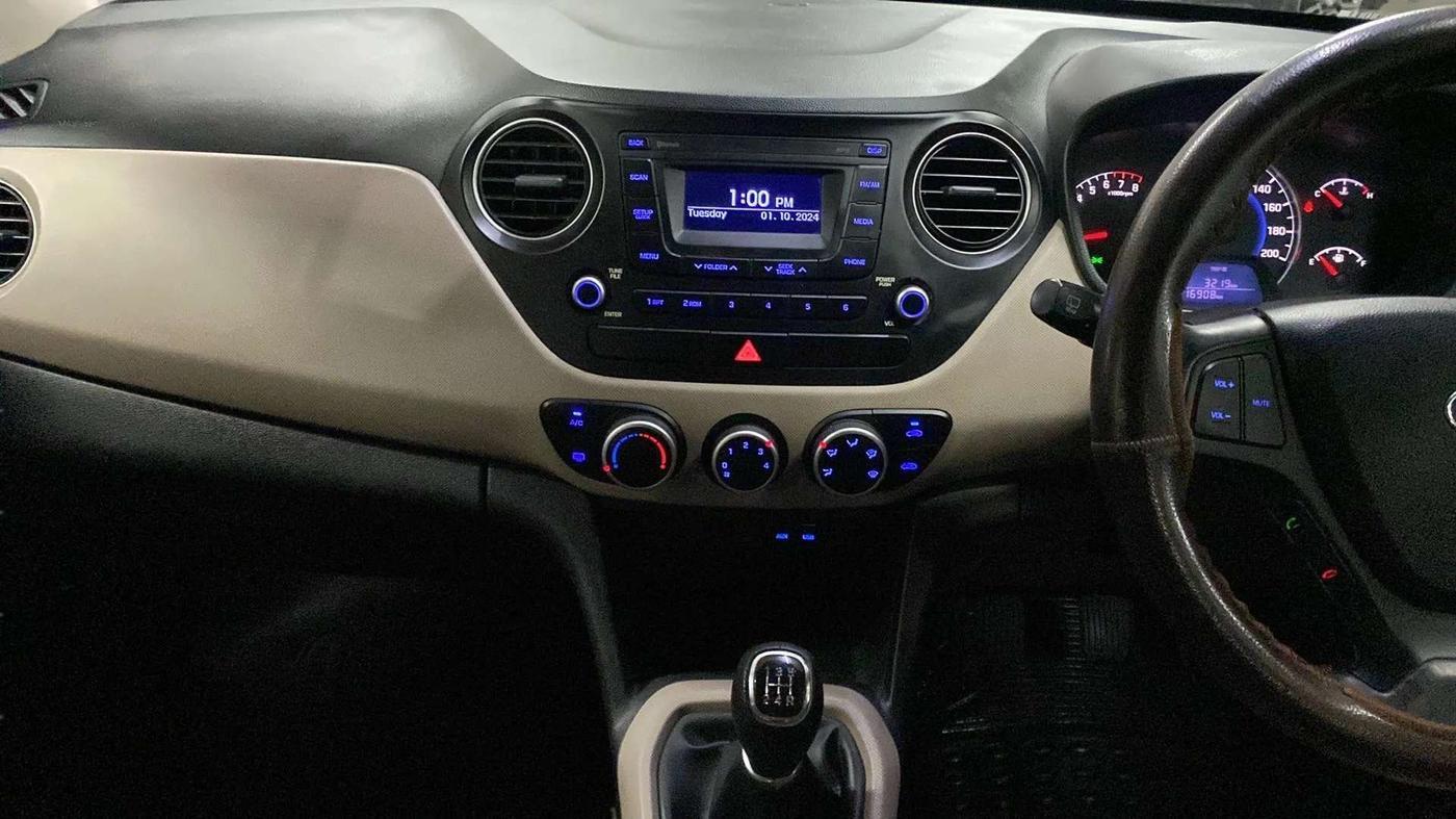 2016 Hyundai Grand i10 ASTA (O) 1.2 KAPPA VTVT, Petrol, Manual, 16,921 km, Air Conditioner