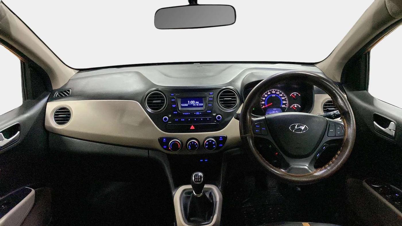 2016 Hyundai Grand i10 ASTA (O) 1.2 KAPPA VTVT, Petrol, Manual, 16,921 km, Dashboard