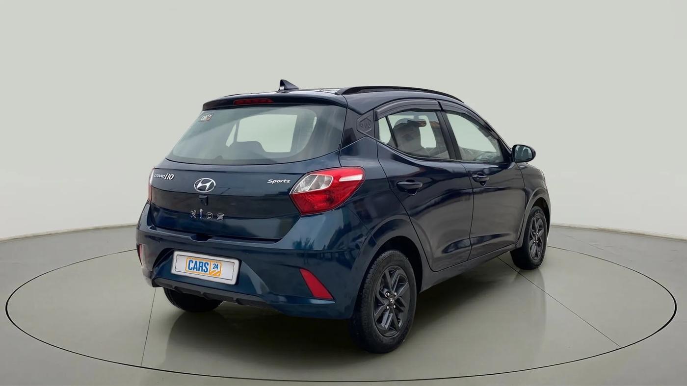 2020 Hyundai GRAND I10 NIOS SPORTZ 1.2 KAPPA VTVT, Petrol, Manual, 28,719 km, Right Back Diagonal