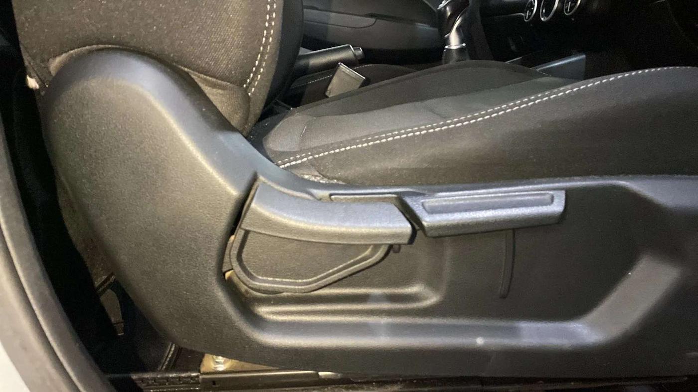 2020 Hyundai VENUE SX 1.0 TURBO, Petrol, Manual, 30,467 km, Driver Side Adjustment Panel