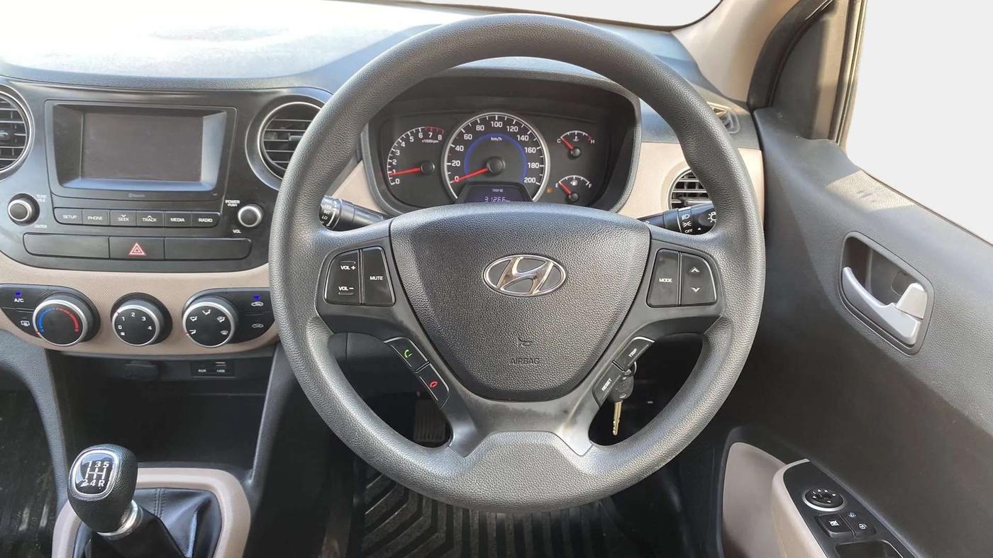 2017 Hyundai Grand i10 SPORTZ 1.2 KAPPA VTVT, Petrol, Manual, 17,354 km, Steering Wheel Close Up