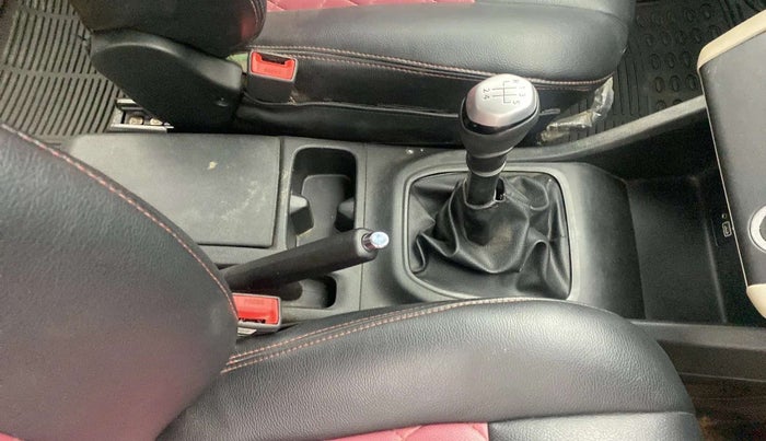 2019 Renault TRIBER RXZ, Petrol, Manual, 36,606 km, Gear Lever