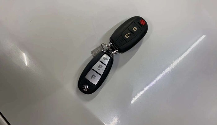 2016 Maruti Ciaz ZXI, Petrol, Manual, 49,967 km, Key Close Up