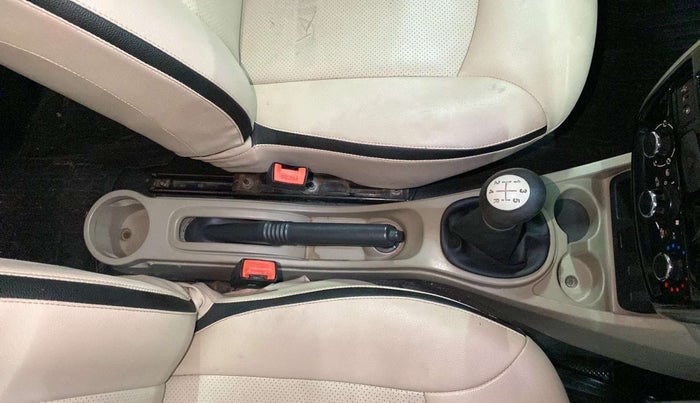2015 Nissan Terrano XL (P), Petrol, Manual, 59,794 km, Gear Lever