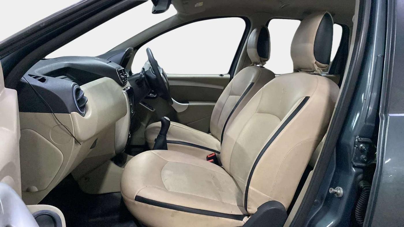 2015 Nissan Terrano XL (P), Petrol, Manual, 59,794 km, Right Side Front Door Cabin