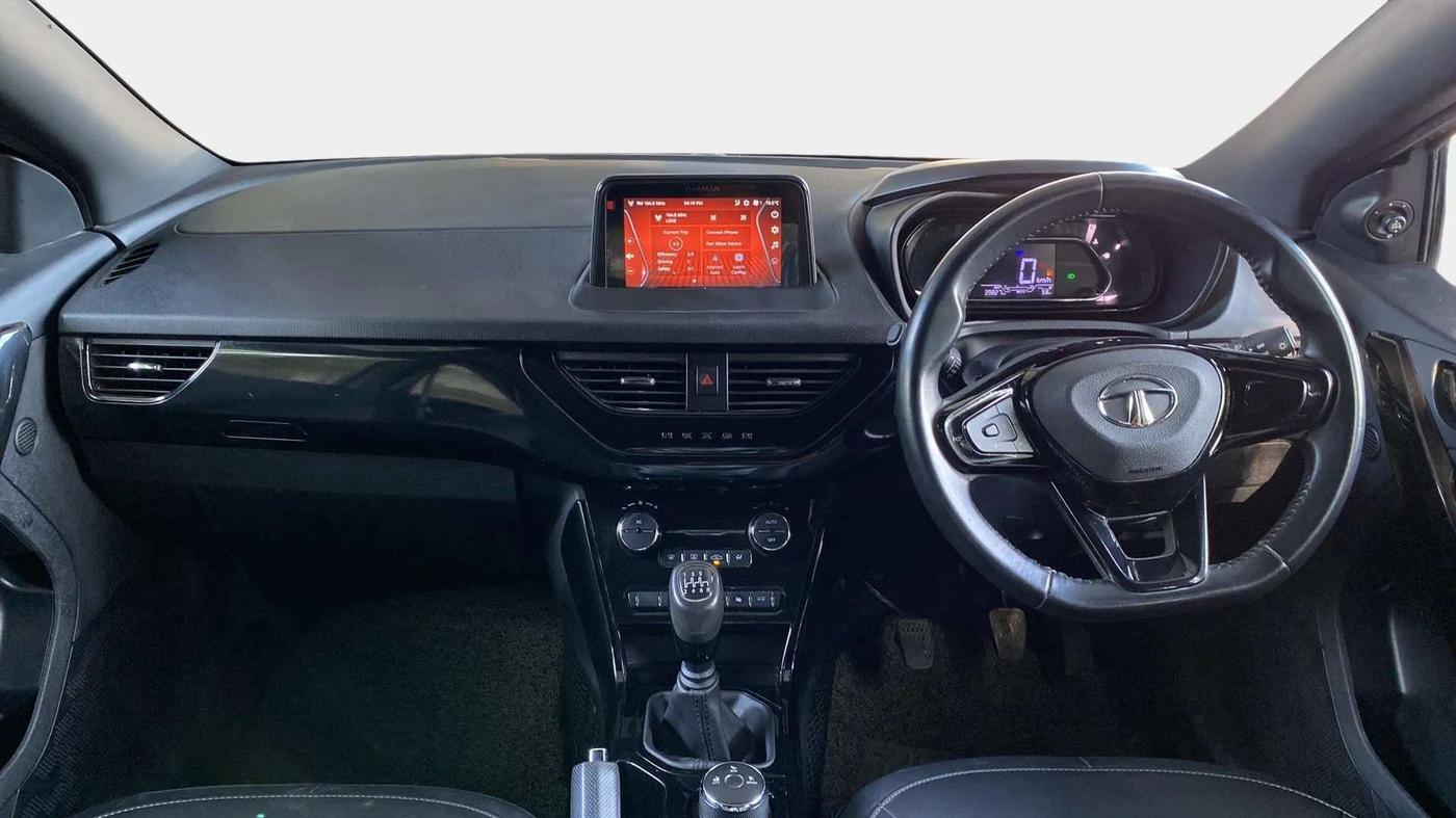 2022 Tata NEXON XZ PLUS DIESEL DARK EDITION, Diesel, Manual, 39,811 km, Dashboard