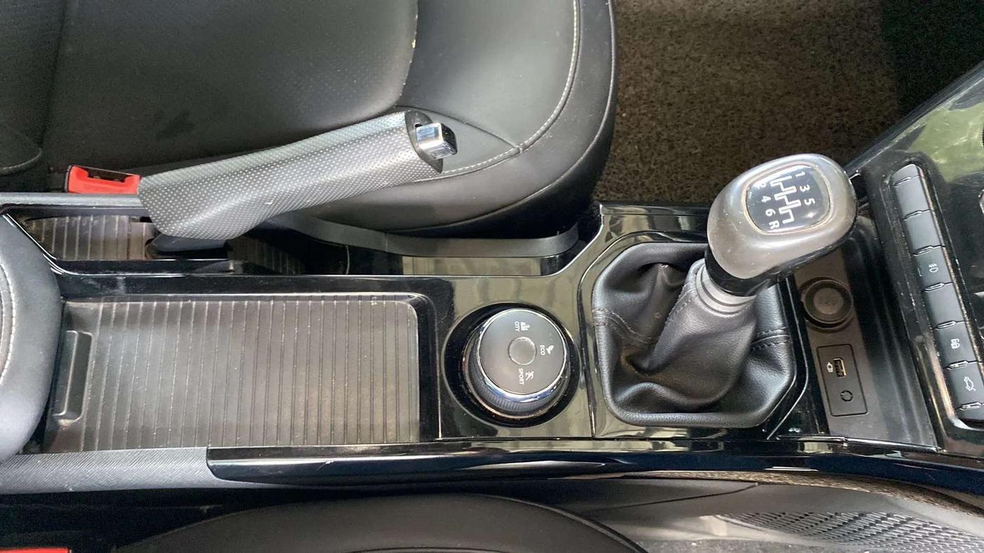 2022 Tata NEXON XZ PLUS DIESEL DARK EDITION, Diesel, Manual, 39,811 km, Gear Lever