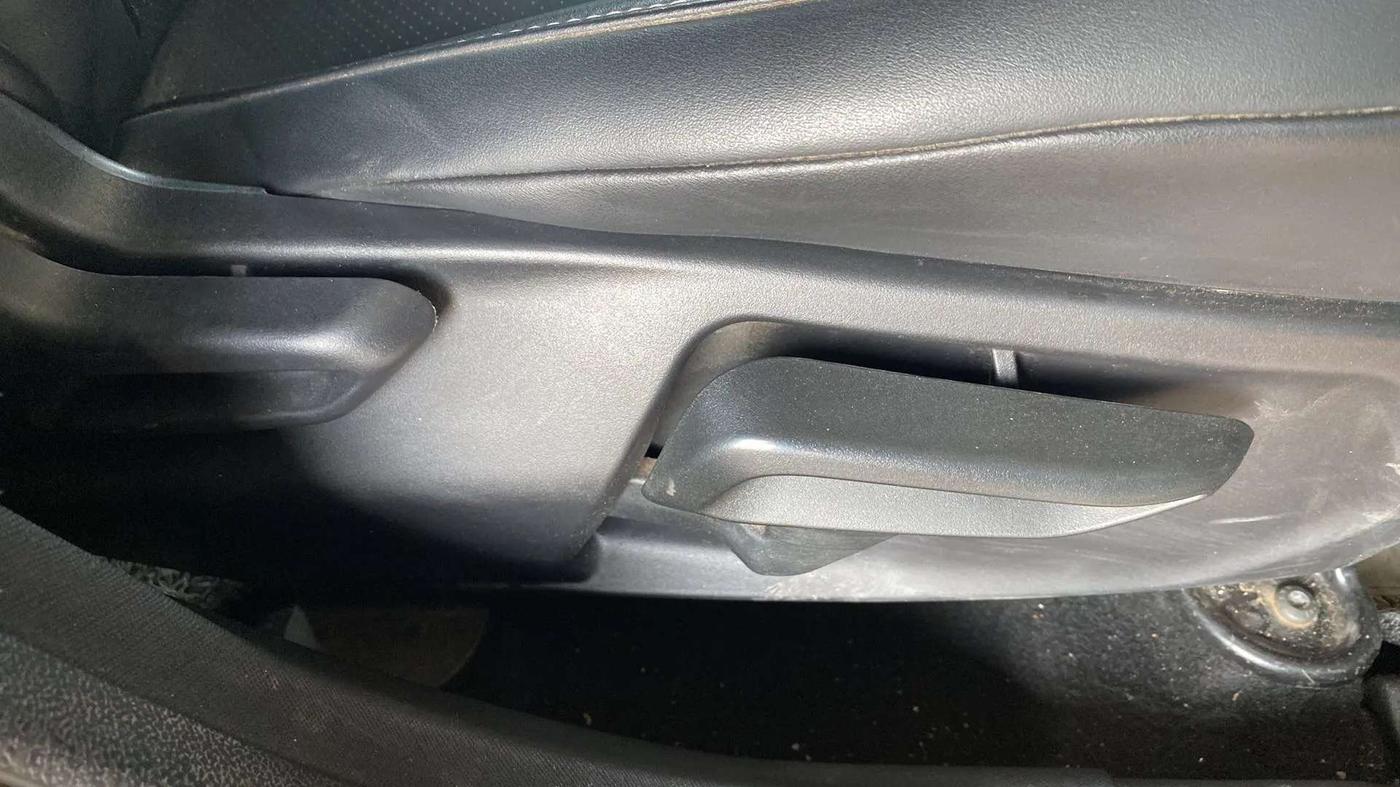 2022 Tata NEXON XZ PLUS DIESEL DARK EDITION, Diesel, Manual, 39,811 km, Driver Side Adjustment Panel