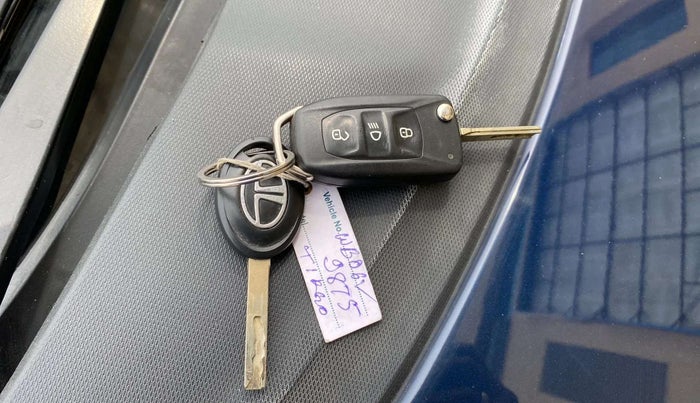 2021 Tata Tiago XZ PLUS PETROL, Petrol, Manual, 25,128 km, Key Close Up