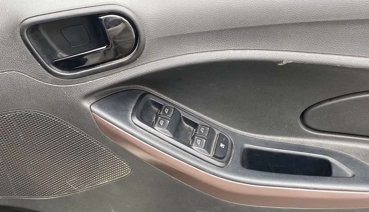 2021 Ford FREESTYLE TITANIUM 1.2 PETROL, Petrol, Manual, 27,206 km, Driver Side Door Panels Control