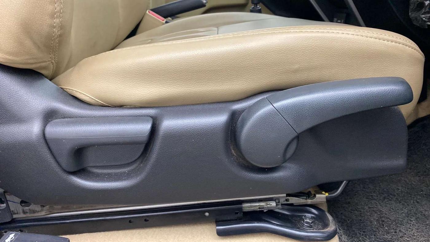 2018 Honda City 1.5L I-VTEC V MT, Petrol, Manual, 74,519 km, Driver Side Adjustment Panel