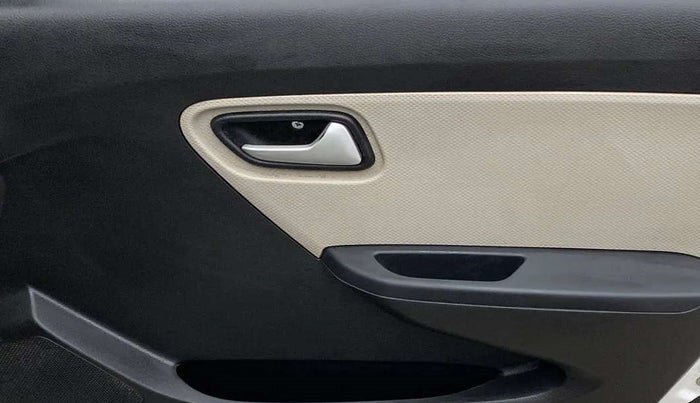 2019 Maruti Alto VXI, Petrol, Manual, 50,186 km, Driver Side Door Panels Control