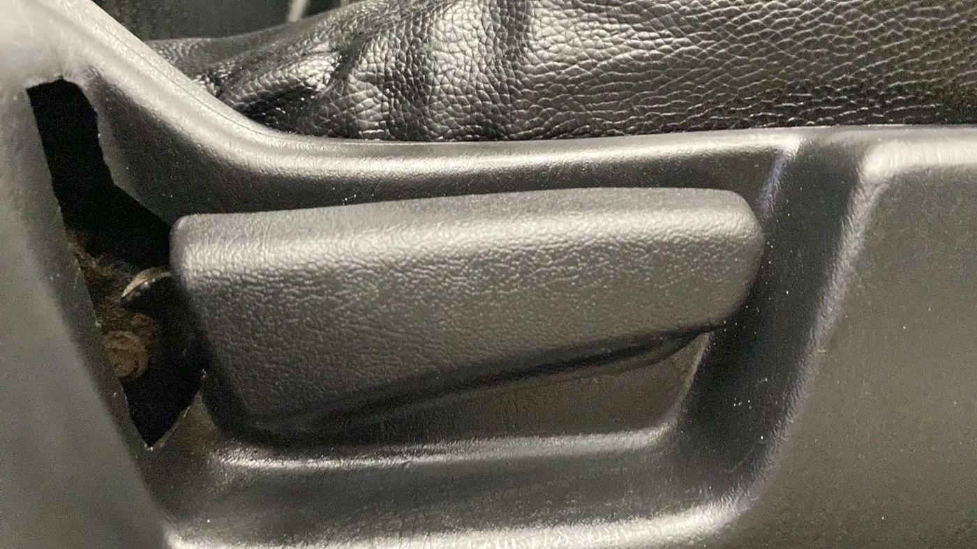 2019 Maruti Alto VXI, Petrol, Manual, 50,186 km, Driver Side Adjustment Panel