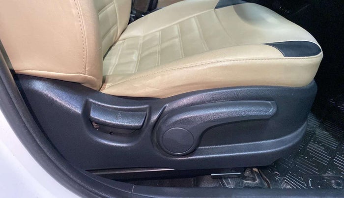 2019 Hyundai Elite i20 SPORTZ PLUS 1.2, Petrol, Manual, 45,063 km, Driver Side Adjustment Panel