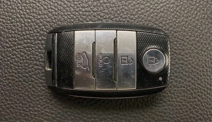 2020 KIA SONET GTX PLUS 1.0 IMT, Petrol, Manual, 47,319 km, Key Close Up