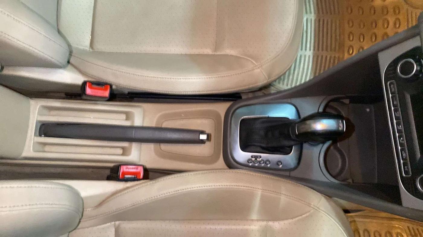 2016 Volkswagen Vento HIGHLINE 1.5 AT, Diesel, Automatic, 88,679 km, Gear Lever