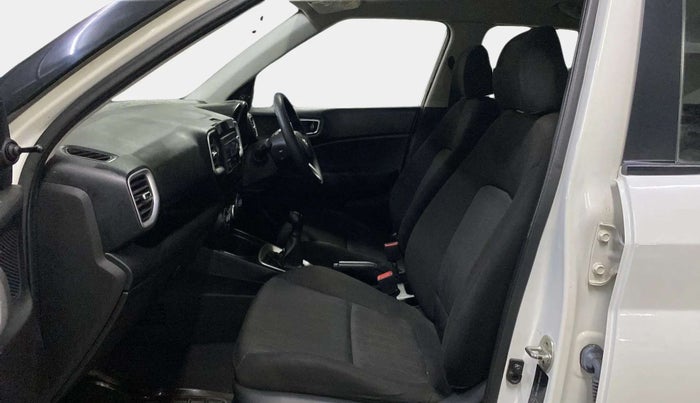 2019 Hyundai VENUE E 1.2, Petrol, Manual, 31,930 km, Right Side Front Door Cabin