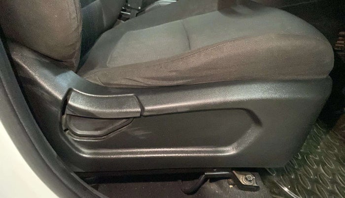 2019 Hyundai VENUE E 1.2, Petrol, Manual, 31,930 km, Driver Side Adjustment Panel
