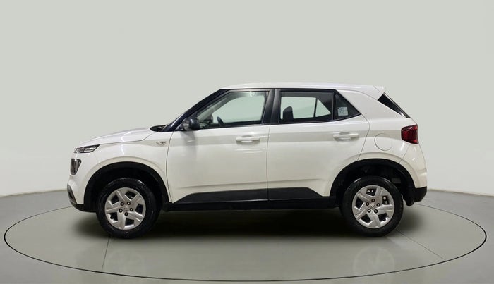 2019 Hyundai VENUE E 1.2, Petrol, Manual, 31,930 km, Left Side
