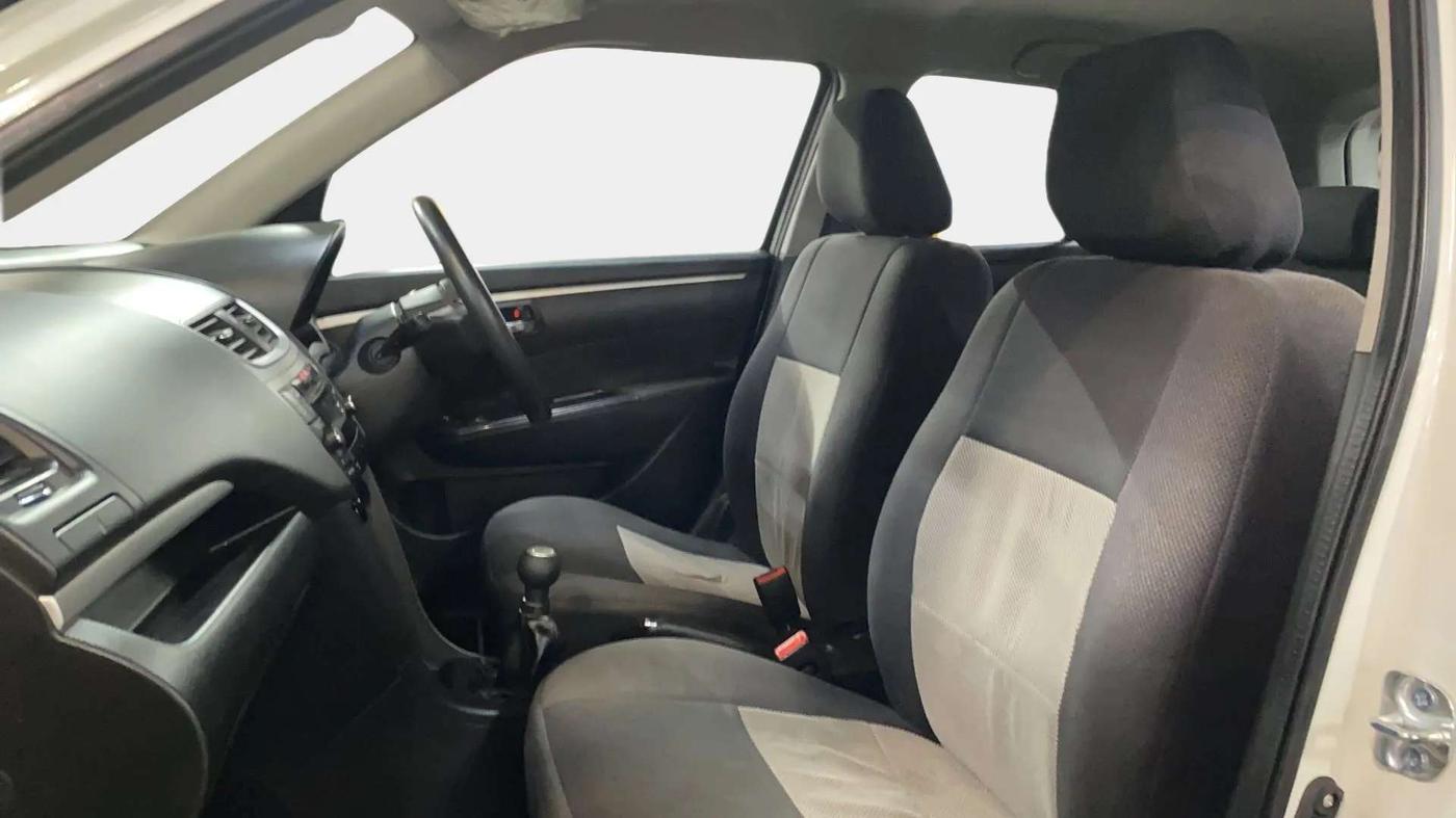 2014 Maruti Swift VDI, Diesel, Manual, 98,395 km, Right Side Front Door Cabin
