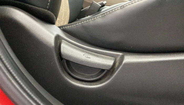 2019 Hyundai Grand i10 SPORTZ 1.2 KAPPA VTVT, Petrol, Manual, 48,997 km, Driver Side Adjustment Panel