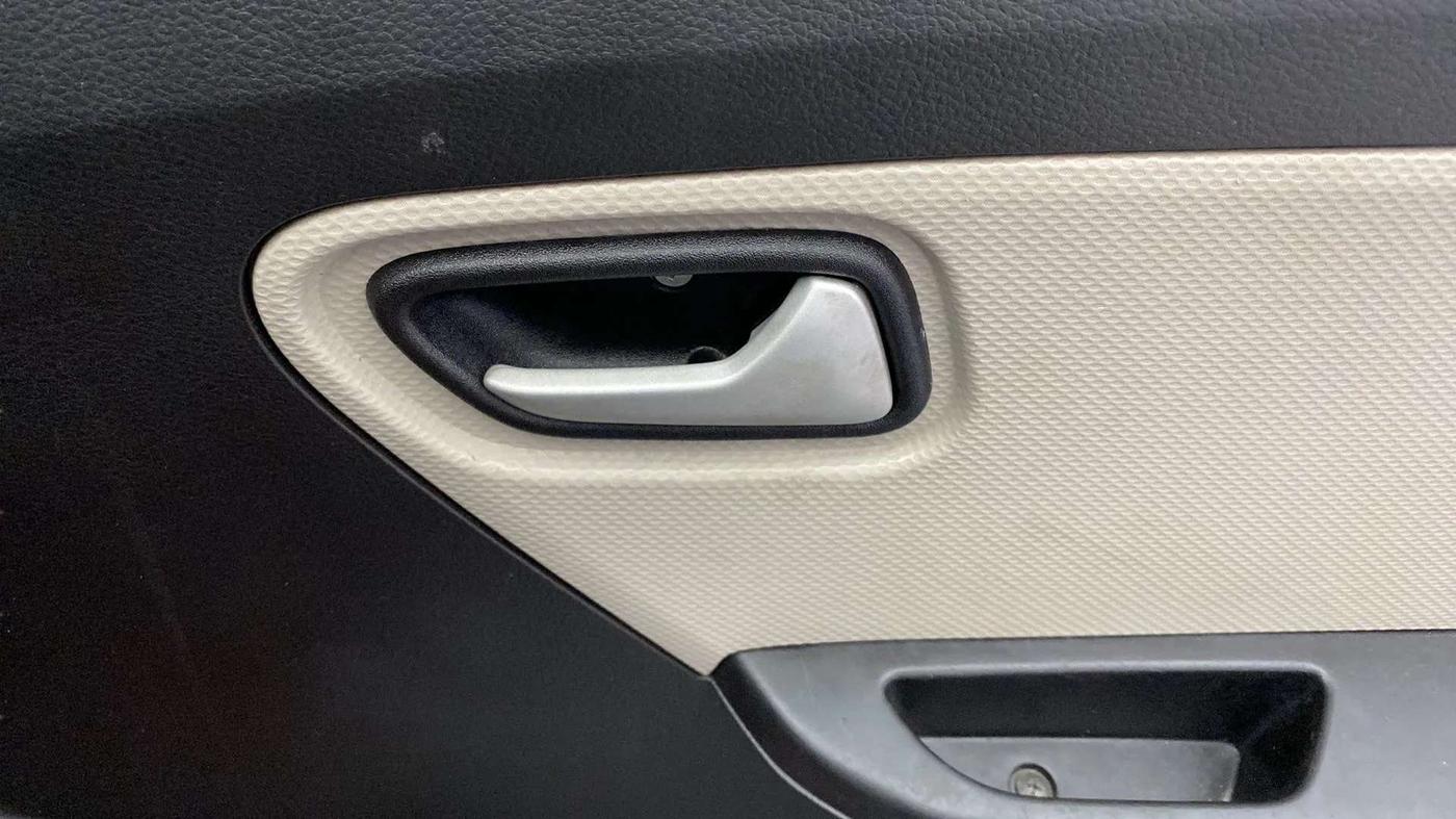 2020 Maruti Alto LXI, Petrol, Manual, 24,886 km, Driver Side Door Panels Control