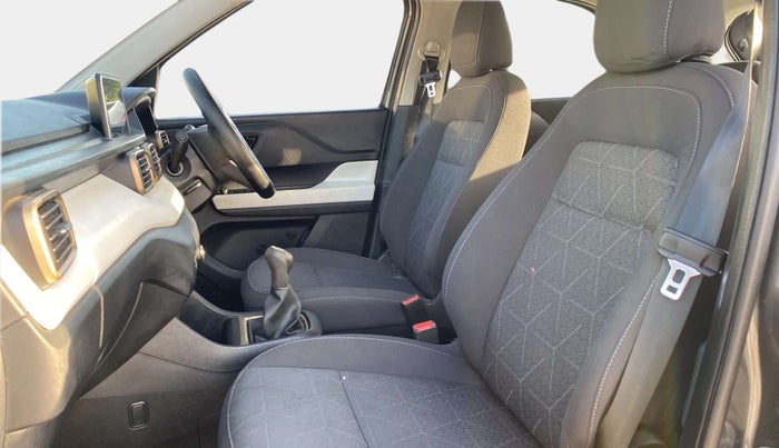 2022 Tata PUNCH ACCOMPLISHED MT, Petrol, Manual, 38,219 km, Right Side Front Door Cabin