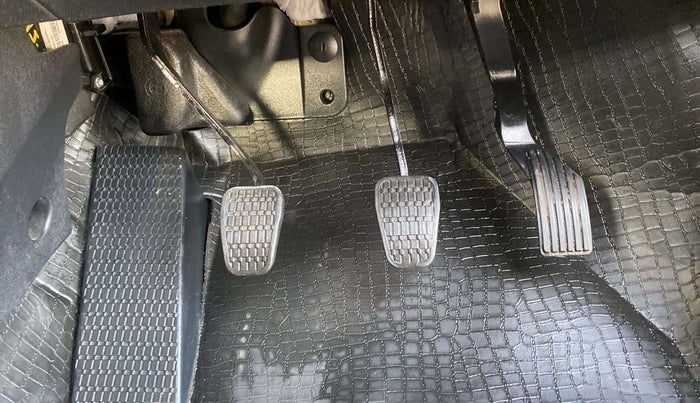 2022 Tata PUNCH ACCOMPLISHED MT, Petrol, Manual, 38,219 km, Pedals