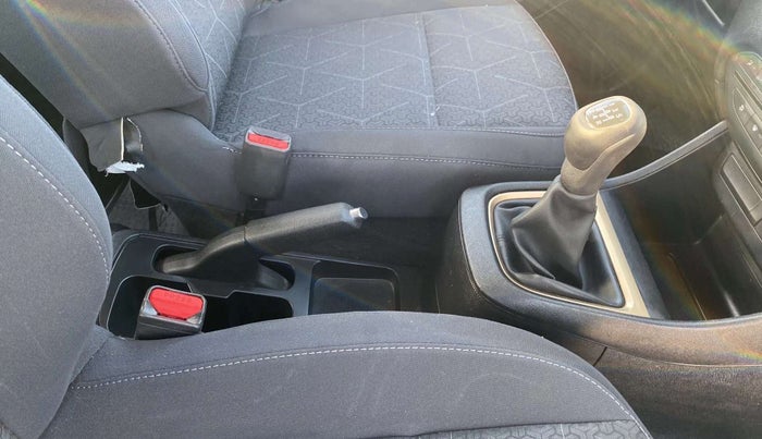 2022 Tata PUNCH ACCOMPLISHED MT, Petrol, Manual, 38,219 km, Gear Lever