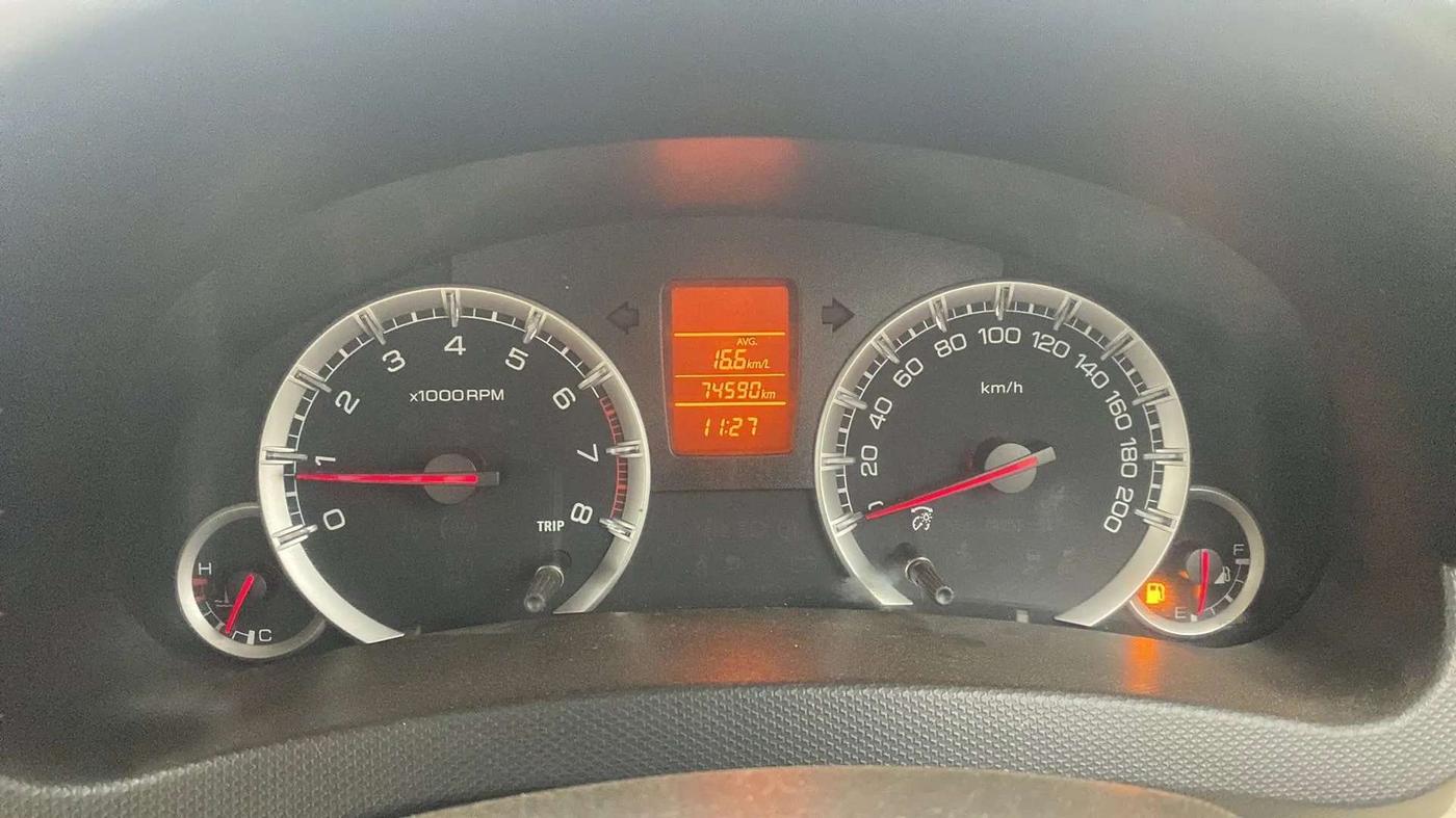 2014 Maruti Swift Dzire VXI, Petrol, Manual, 74,586 km, Odometer Image