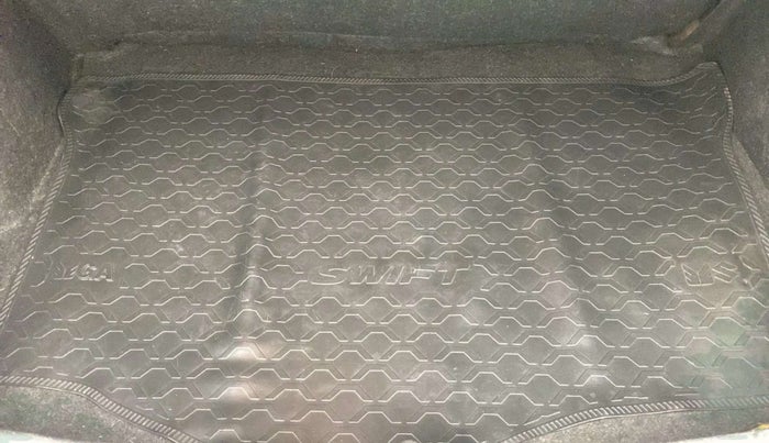 2014 Maruti Swift Dzire VXI, Petrol, Manual, 74,586 km, Boot Inside