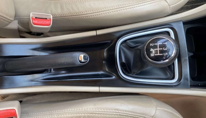 2018 Maruti Ciaz ALPHA 1.5 SHVS PETROL, Petrol, Manual, 84,248 km, Gear Lever