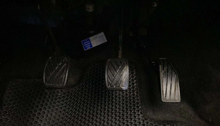 2019 Maruti Swift VXI, Petrol, Manual, 16,973 km, Pedals