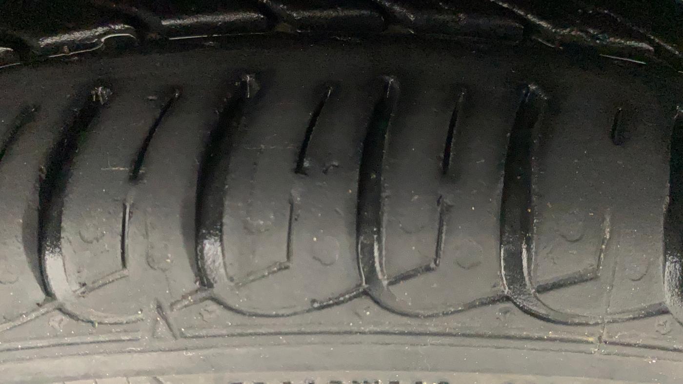 2019 Tata TIGOR XZA PLUS PETROL, Petrol, Automatic, 28,106 km, Right Front Tyre Tread