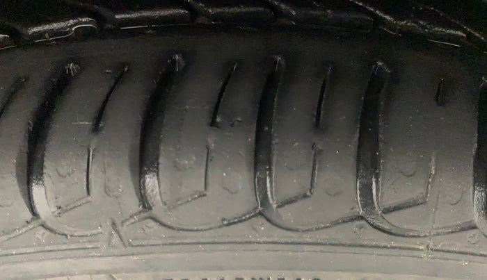 2019 Tata TIGOR XZA PLUS PETROL, Petrol, Automatic, 28,106 km, Right Front Tyre Tread