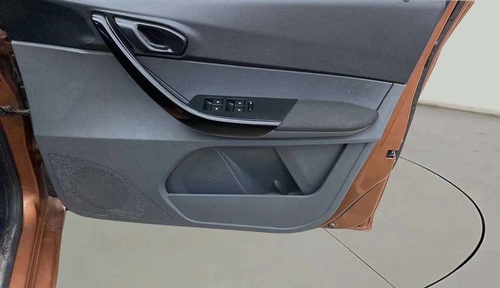 2017 Tata TIGOR XT PETROL, Petrol, Manual, 38,648 km, Driver Side Door Panels Control