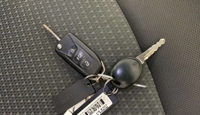 2017 Tata TIGOR XT PETROL, Petrol, Manual, 38,648 km, Key Close Up