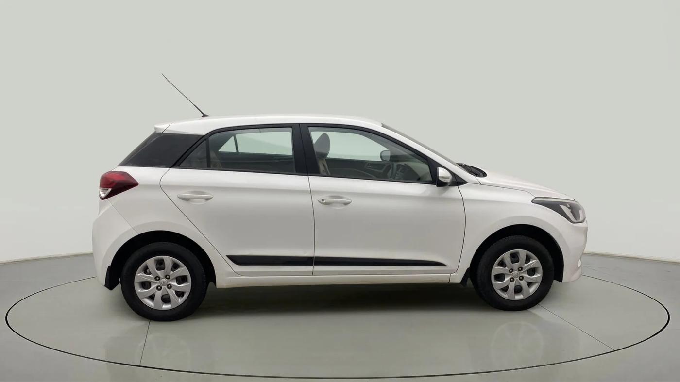 2015 Hyundai Elite i20 SPORTZ 1.2, Petrol, Manual, 77,355 km, Right Side View