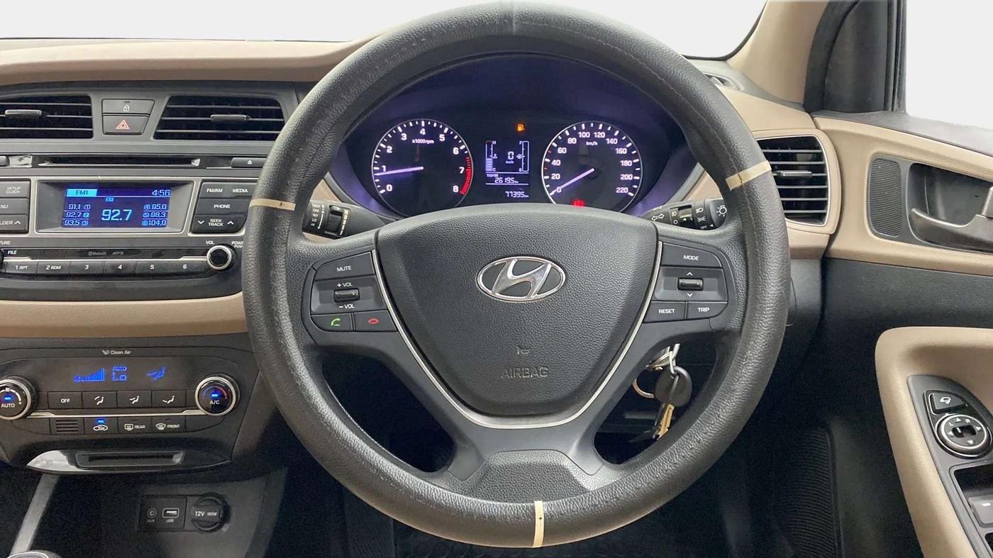 2015 Hyundai Elite i20 SPORTZ 1.2, Petrol, Manual, 77,355 km, Steering Wheel Close Up