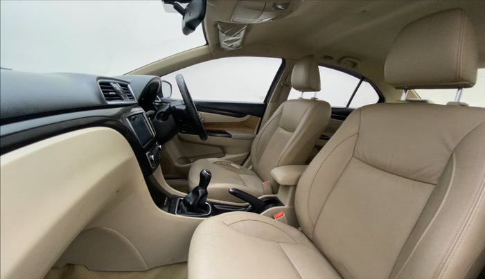 2015 Maruti Ciaz ZXI+, Petrol, Manual, 96,372 km, Right Side Front Door Cabin