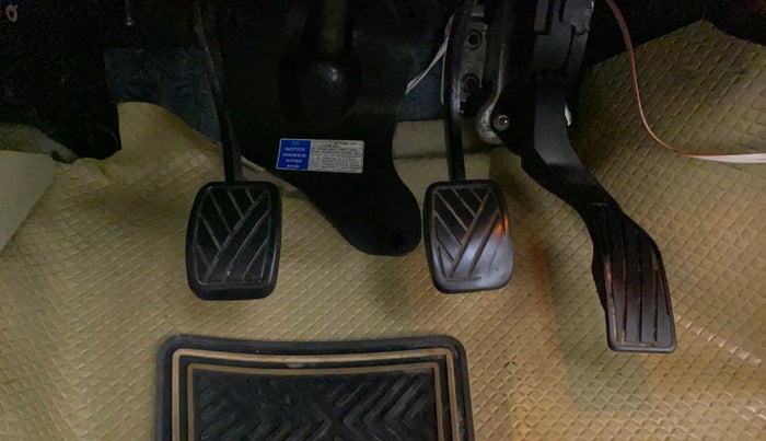 2015 Maruti Ciaz ZXI+, Petrol, Manual, 96,372 km, Pedals