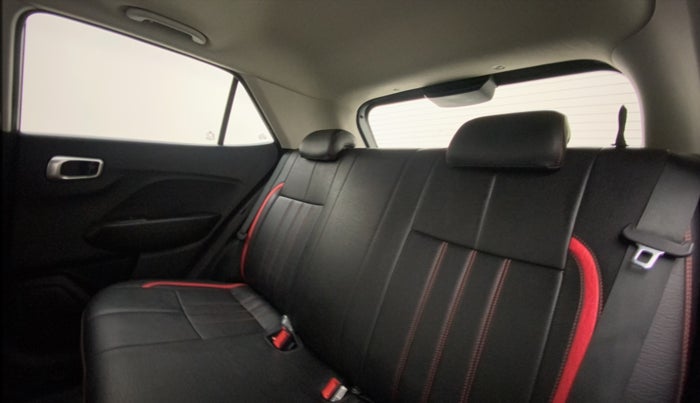 2021 Hyundai VENUE SX 1.0 TURBO IMT, Petrol, Manual, 47,902 km, Right Side Rear Door Cabin